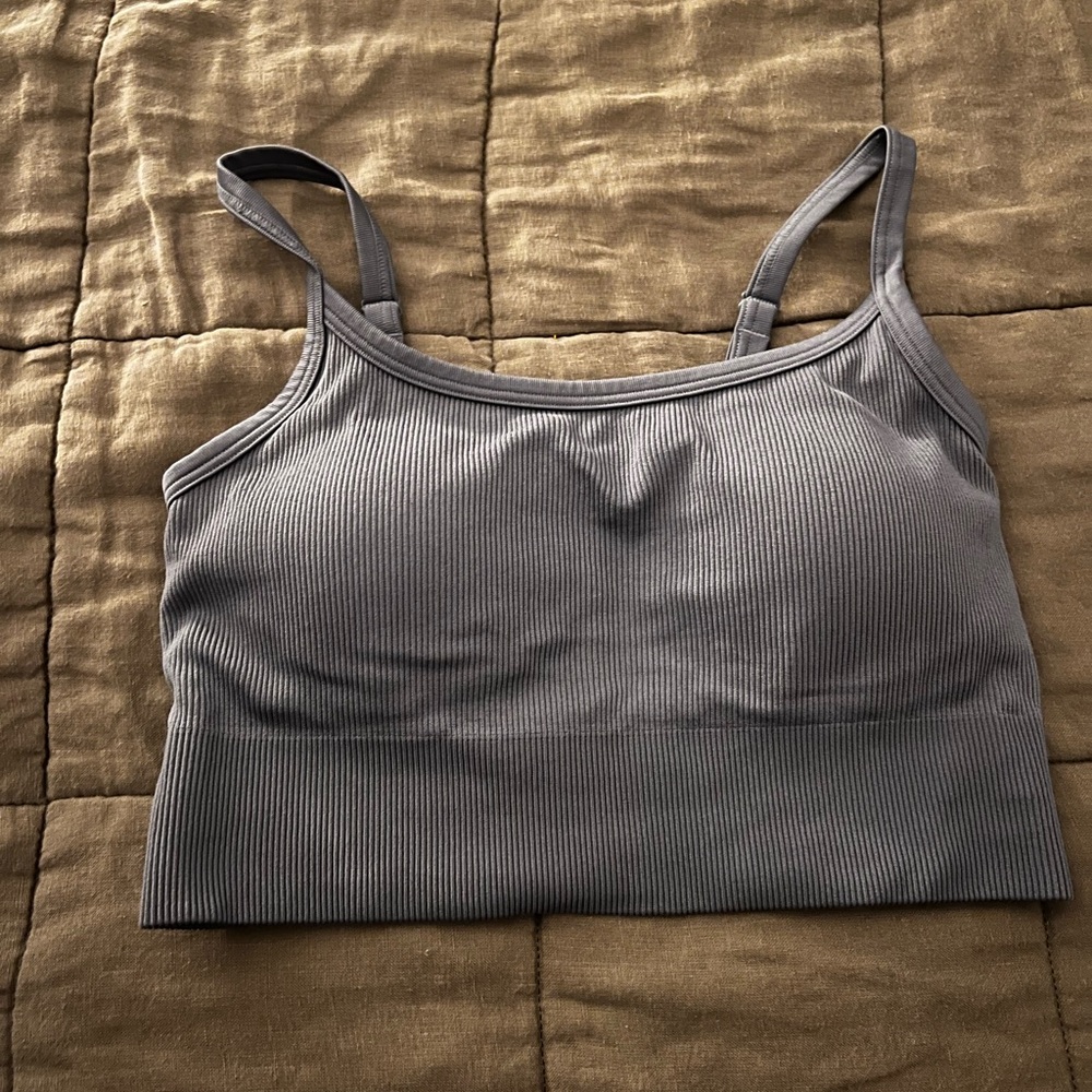 Uniqlo Gray Crop Top with Stretchy Fabric